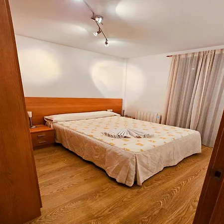 Apartamentos Canfranc Pueblo 3000 Exterior photo