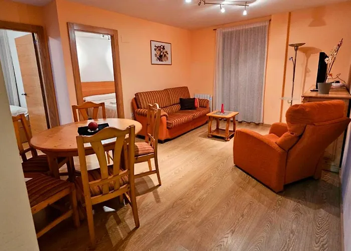 Apartamentos Canfranc Pueblo 3000
